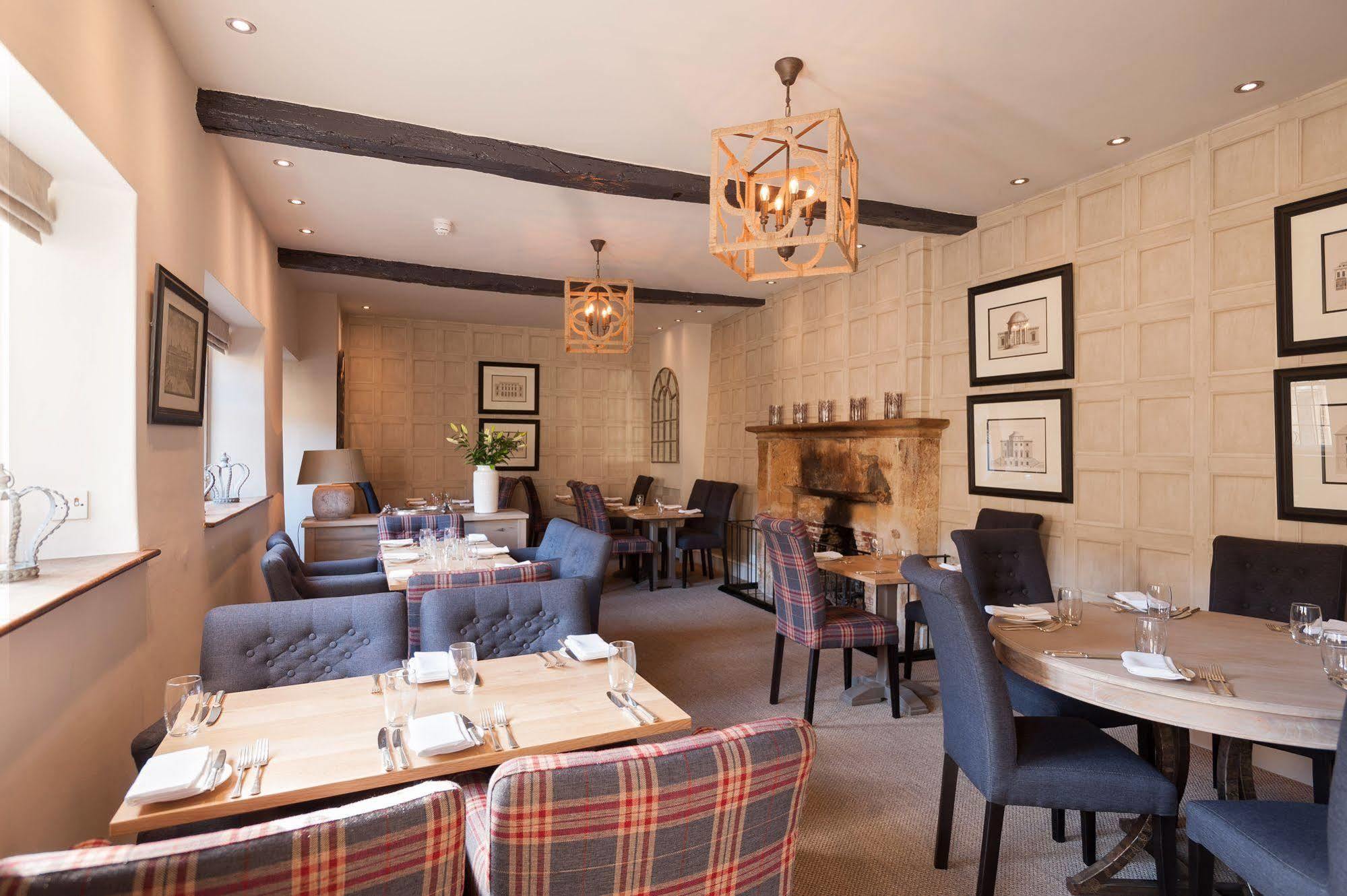 The Crown Shipton under Wychwood Exterior foto